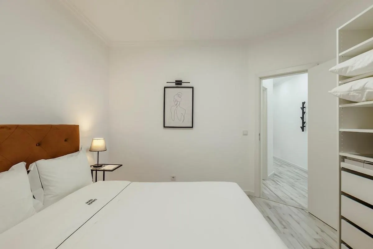 Amadora Flat 5 Apartment 0*,