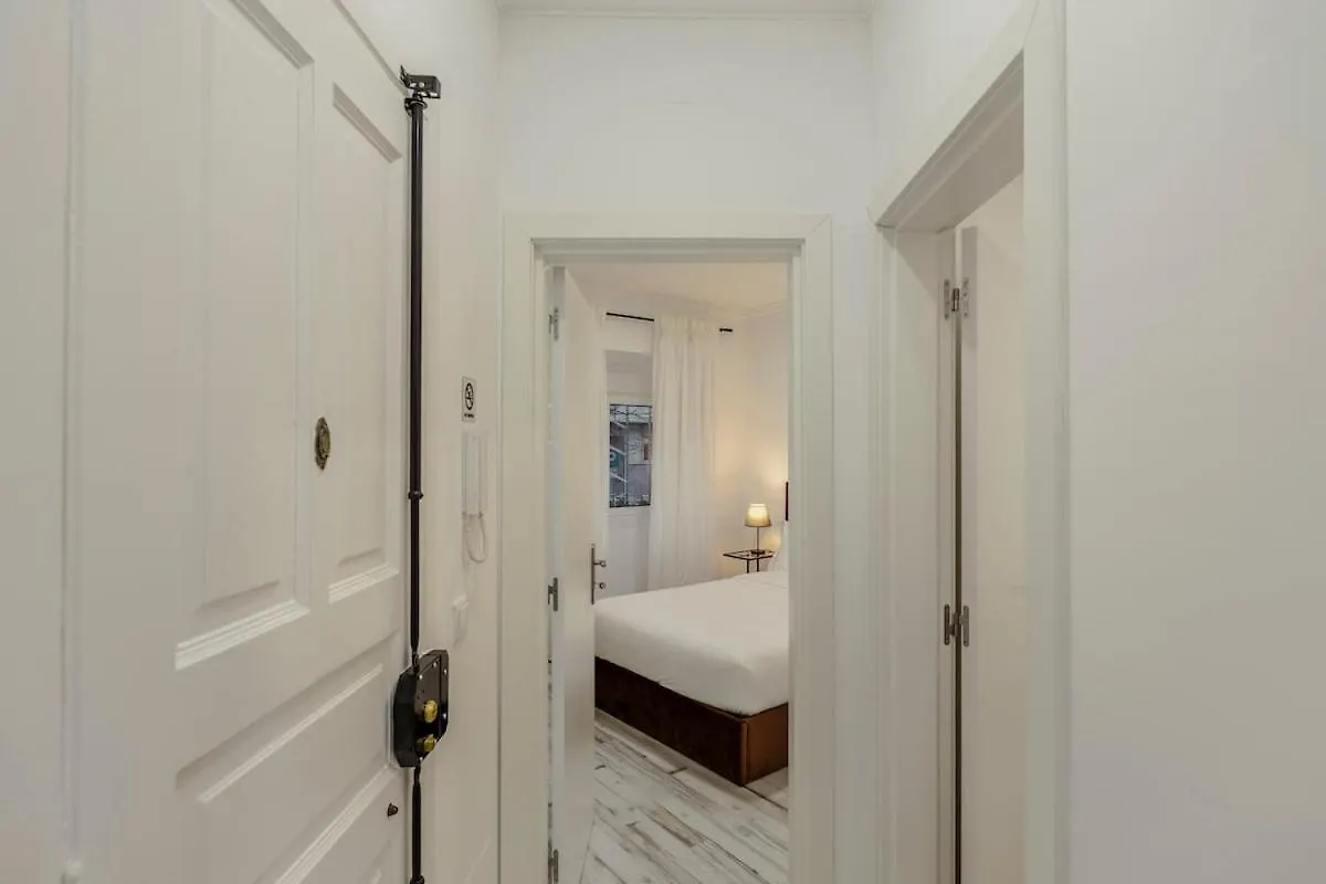 Amadora Flat 5 Apartment